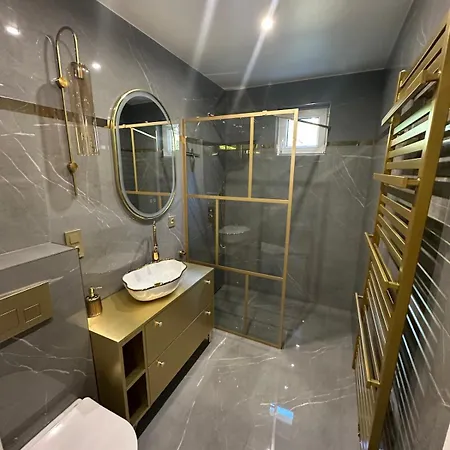 Magnolina - Dom Caloroczny Na Mazurach Faryny